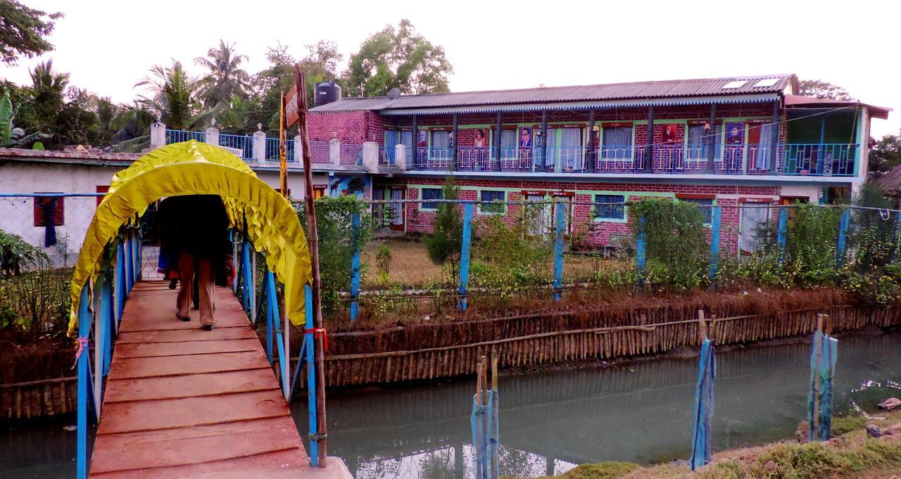 Prakrity Village Resort Sundarbans Gosaha Exteriör bild
