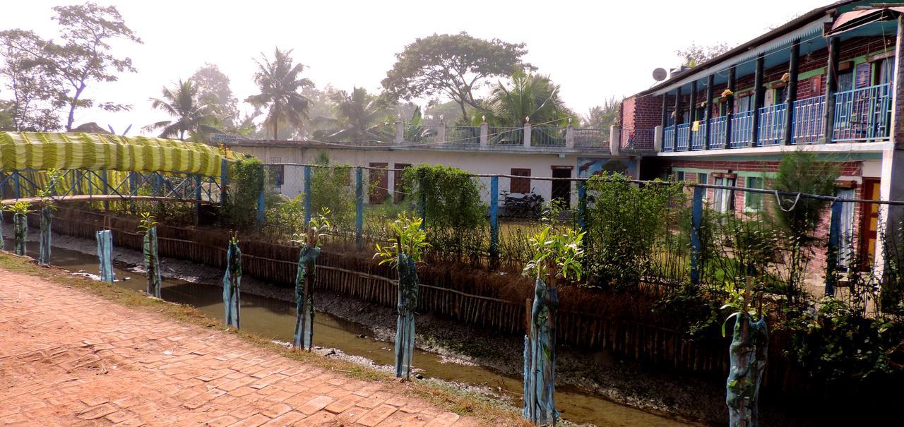 Prakrity Village Resort Sundarbans Gosaha Exteriör bild